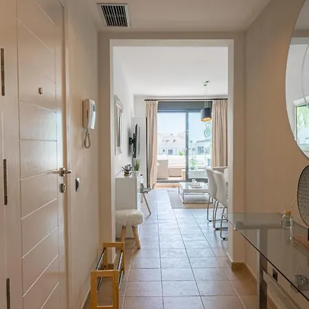 Beautiful Two Bedroom In Alamar *